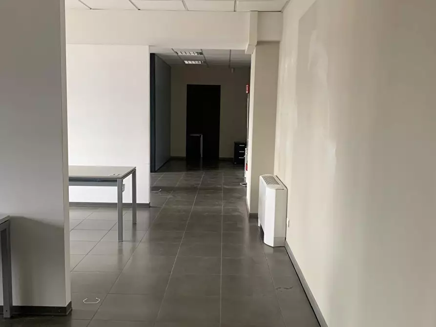 Immagine 4 di Ufficio in affitto  in Via Enrico Fermi a Fontevivo
