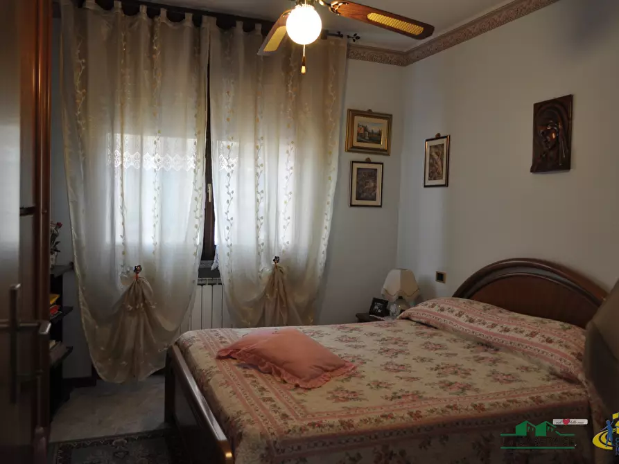 Immagine 27 di Porzione di casa in vendita  in Via Parigi a Collecchio