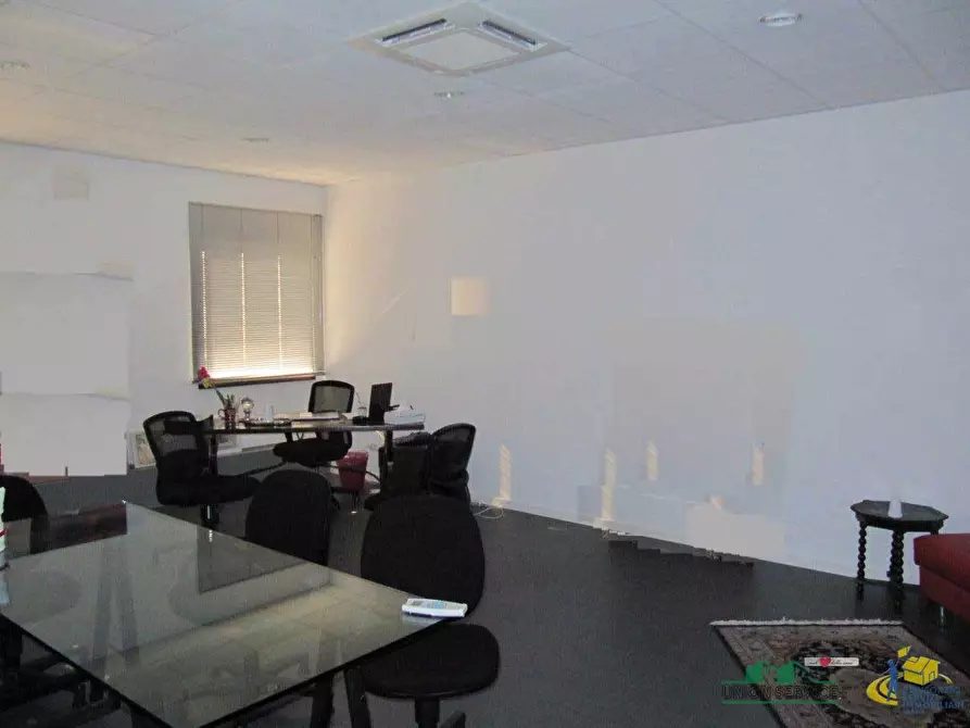 Immagine 4 di Attività artigianale in vendita  in via Forlanini a Parma