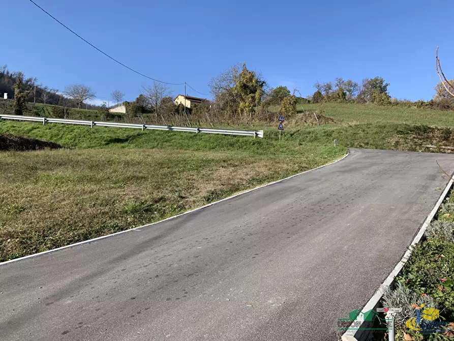 Immagine 3 di Terreno edificabile in vendita  a Langhirano
