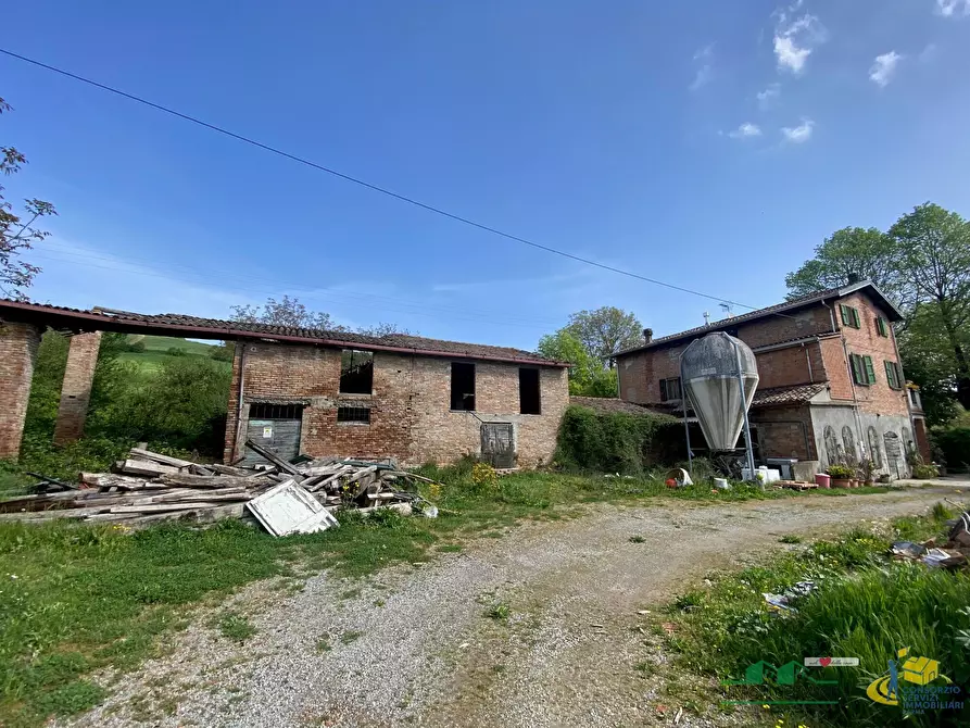 Immagine 32 di Casa indipendente in vendita  in Strada per Varano Marchesi 37 a Medesano