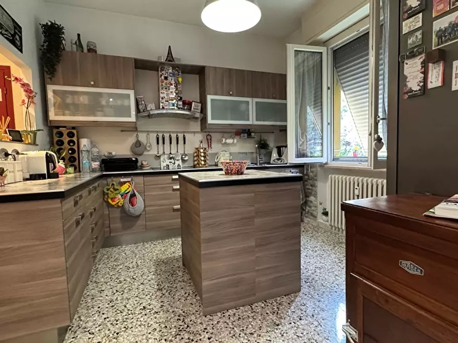 Immagine 3 di Trilocale in vendita  in Via Giacomo Leopardi a Collecchio