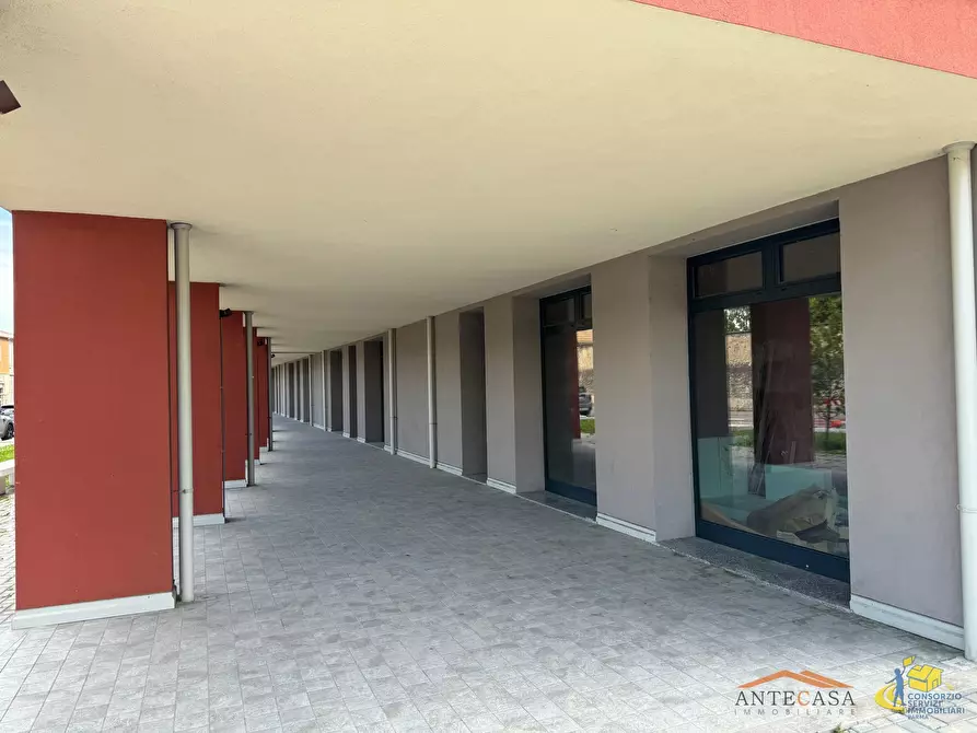 Immagine 10 di Appartamento in vendita  a Parma