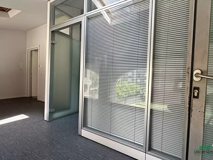 Immagine 11 di Ufficio in affitto  in Viale Libertà 5 a Collecchio