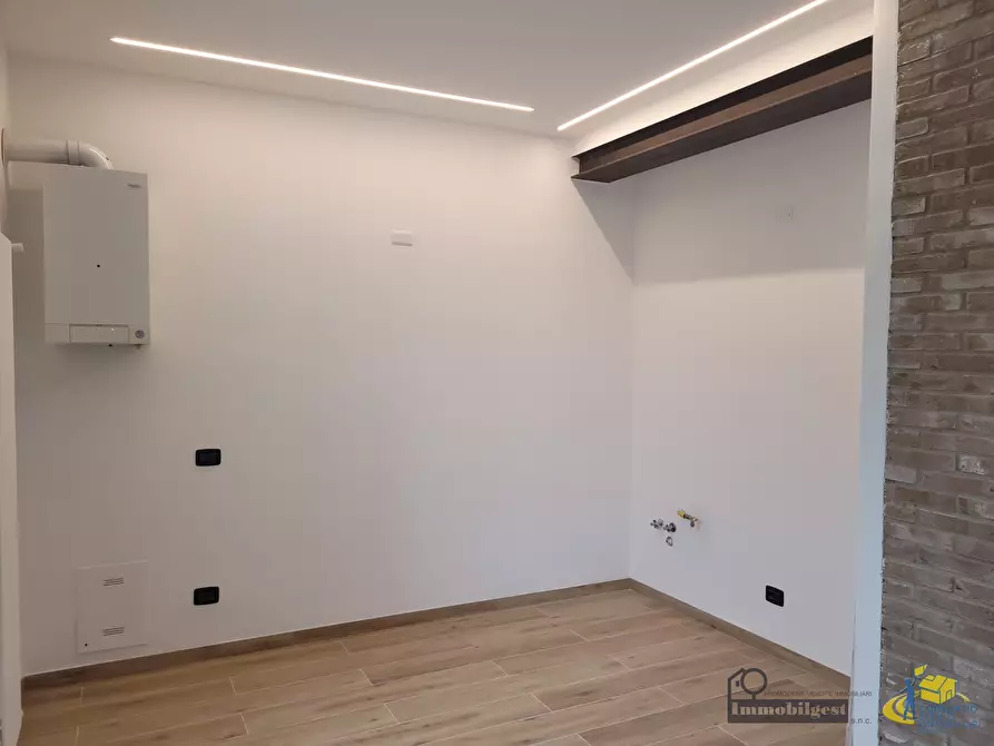 Immagine 11 di Bilocale in vendita  in Strada Manara 4 a Parma