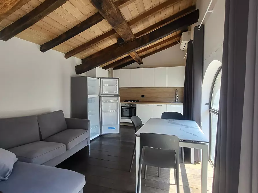 Immagine 19 di Bilocale in affitto  in Borgo Naviglio 6 a Parma
