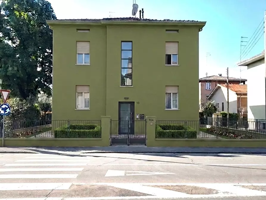 Immagine 1 di Casa bifamiliare in vendita  in Via Volturno 104 a Parma