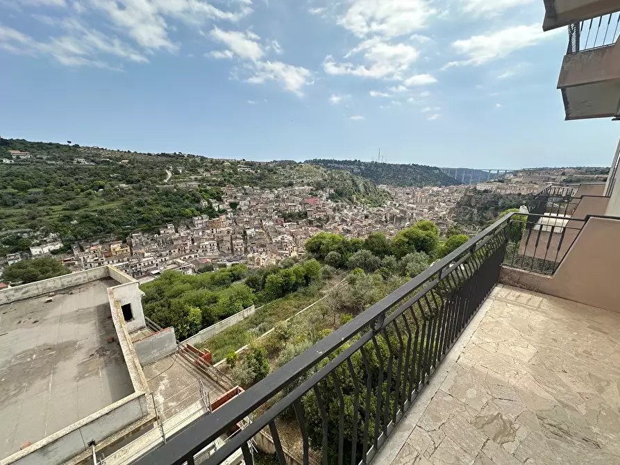 Immagine 14 di Appartamento in vendita  in VIA FONTANA 64 a Modica