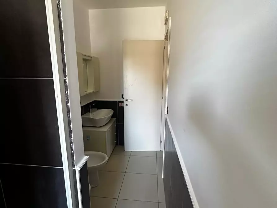 Immagine 7 di Appartamento in vendita  in Via Gianforma Margione 9612 a Modica