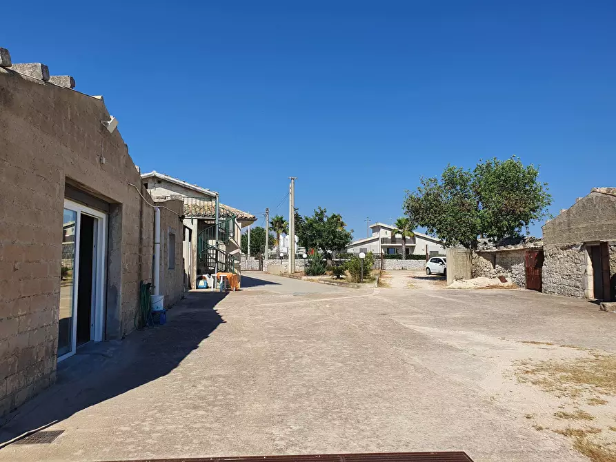 Immagine 21 di Villa in vendita  a Modica