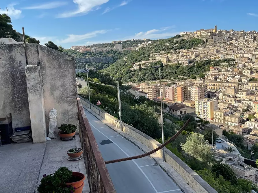 Immagine 11 di Porzione di casa in vendita  in Via San Benedetto da Norcia a Modica
