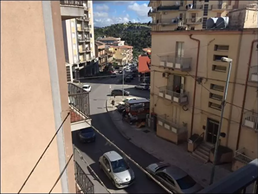 Immagine 12 di Appartamento in vendita  a Modica