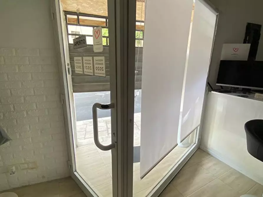 Immagine 3 di Locale commerciale in vendita  in C.SO UMBERTO I 448 a Modica