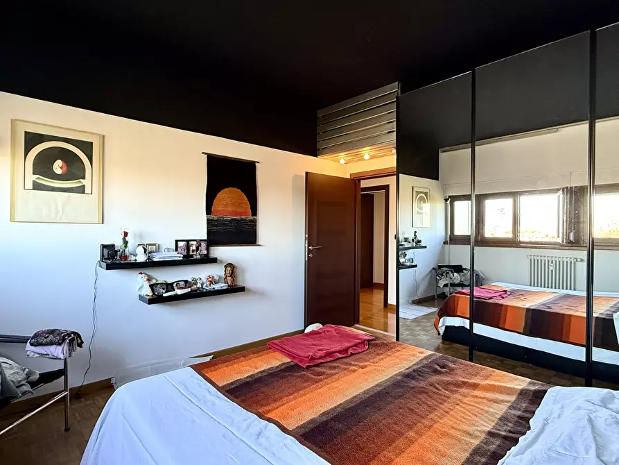 Immagine 31 di Pentalocale in vendita  in Via Allende 23 a Bologna