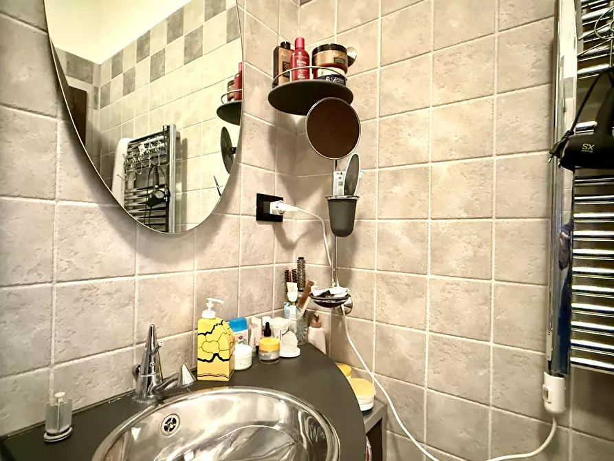 Immagine 35 di Pentalocale in vendita  in Via Allende 23 a Bologna