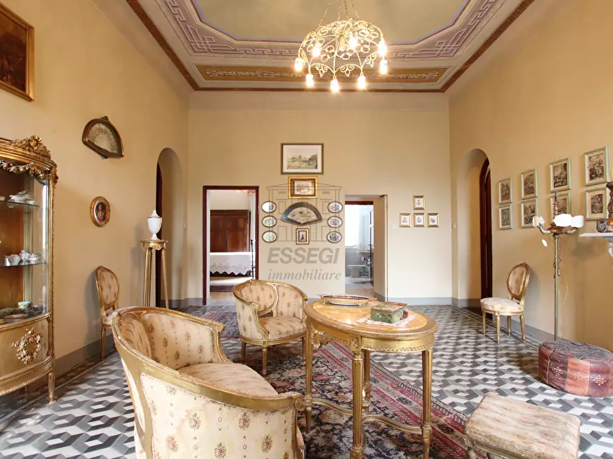 Immagine 61 di Villa in vendita  in via di montecatino a Lucca