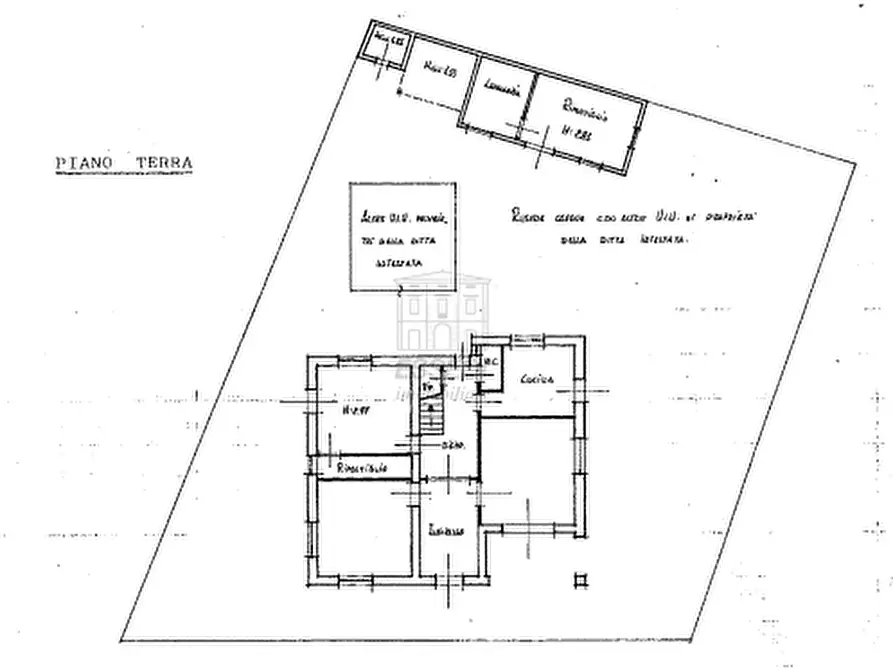 Immagine 32 di Villa in vendita  in Via dell'Ave Maria 106 a Lucca