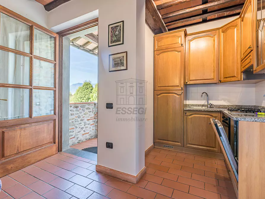 Immagine 27 di Rustico / casale in vendita  in Via di Rocchino 60 a Lucca