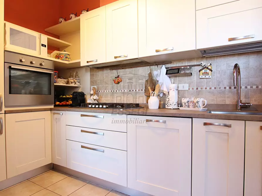 Immagine 27 di Villa in vendita  in Via Comunale Campolungo 51 a Lucca