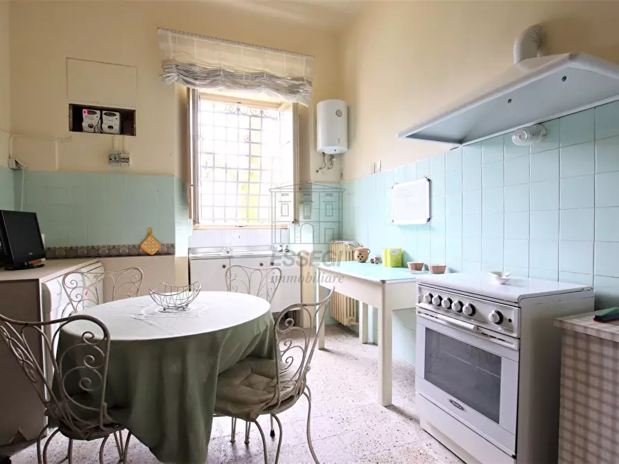 Immagine 32 di Villa in vendita  in via di montecatino a Lucca