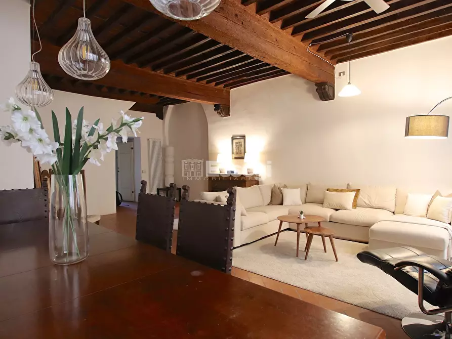 Immagine 1 di Appartamento in vendita  a Lucca