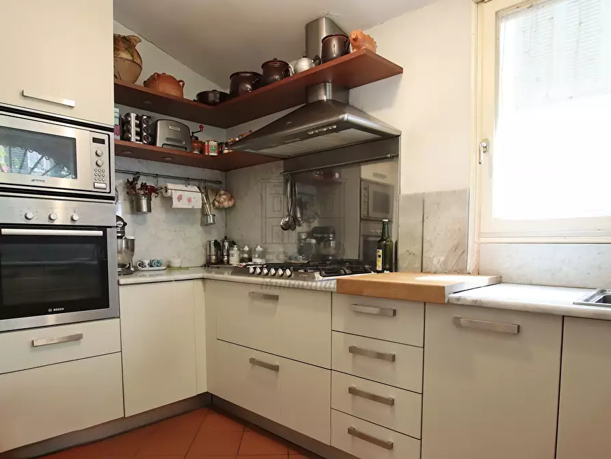 Immagine 6 di Appartamento in vendita  in Via Buia a Lucca