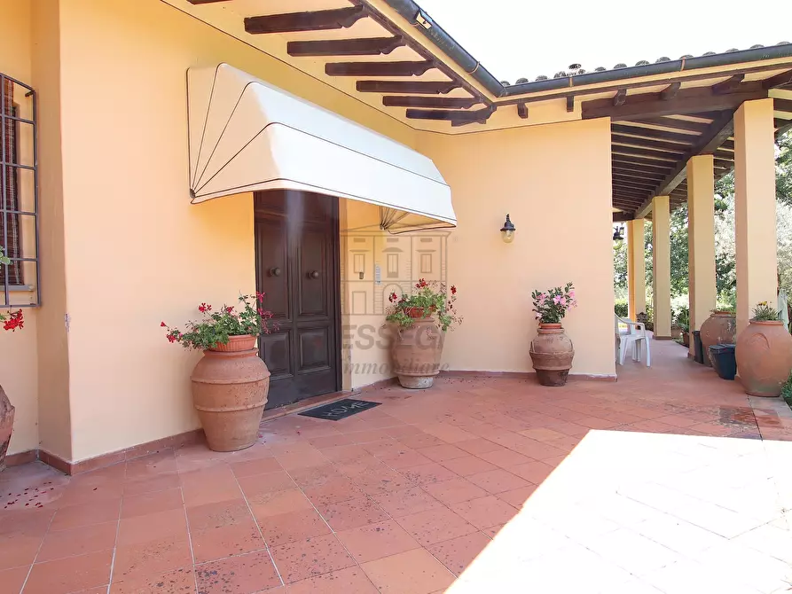 Immagine 11 di Villa in vendita  in Via dei Borelli a Lucca