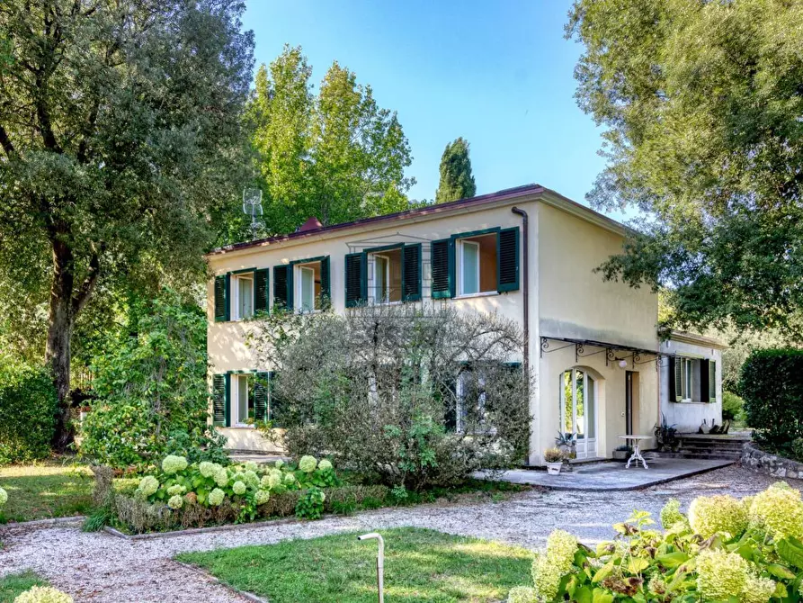 Immagine 24 di Villa in vendita  in Via della Chiesa VII 351 a Lucca