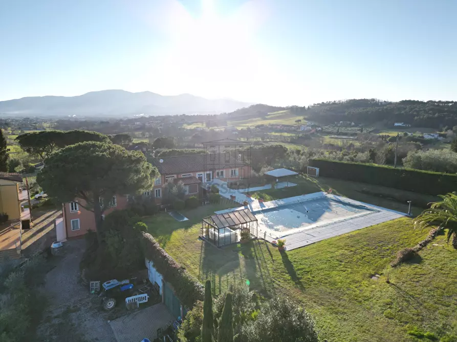 Immagine 46 di Rustico / casale in vendita  in Via di Montecarlo 59 a Lucca