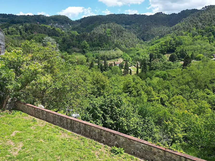 Immagine 10 di Villa in vendita  in via Colli 23 a Pescaglia