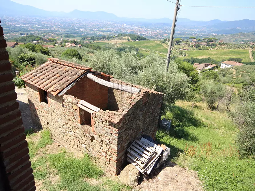 Immagine 22 di Rustico / casale in vendita  a Lucca