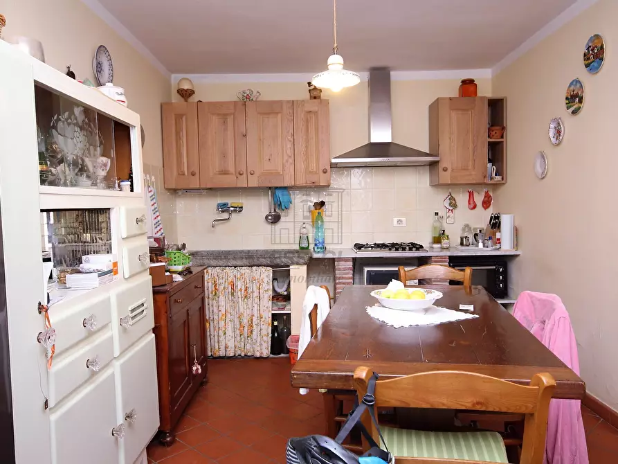 Immagine 5 di Rustico / casale in vendita  a Capannori