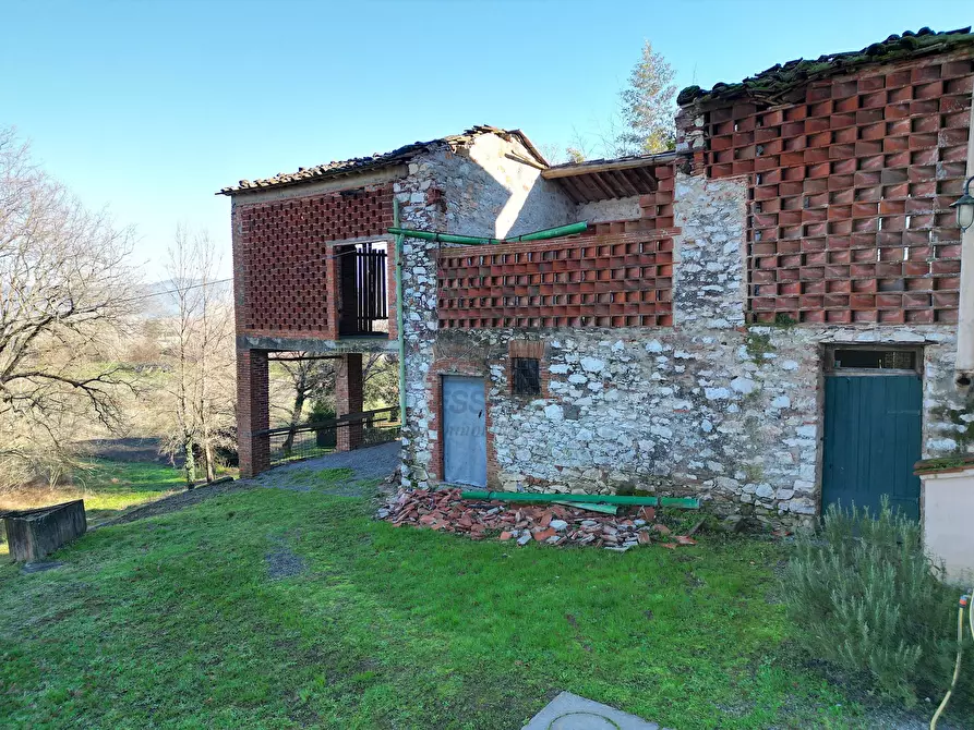 Immagine 44 di Villa in vendita  in Via per Gattaiola e Meati 598/A a Lucca