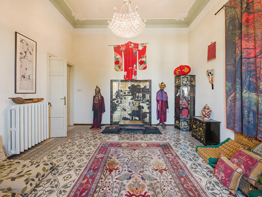 Immagine 53 di Villa in vendita  a Lucca