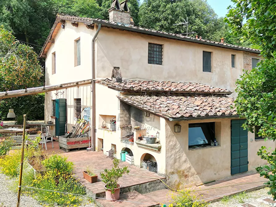 Immagine 5 di Rustico / casale in vendita  in Via della Scogliera 182 a Lucca