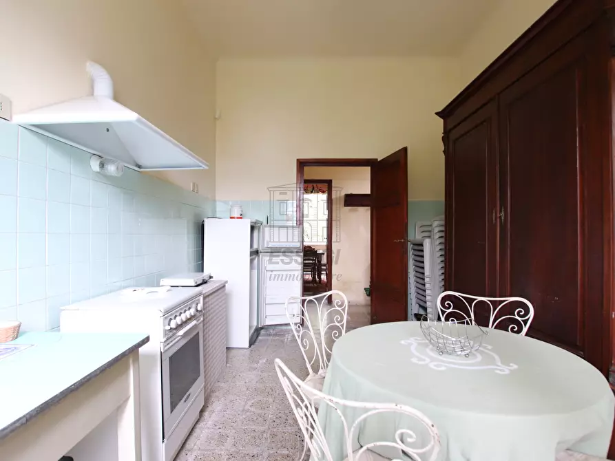 Immagine 33 di Villa in vendita  in via di montecatino a Lucca