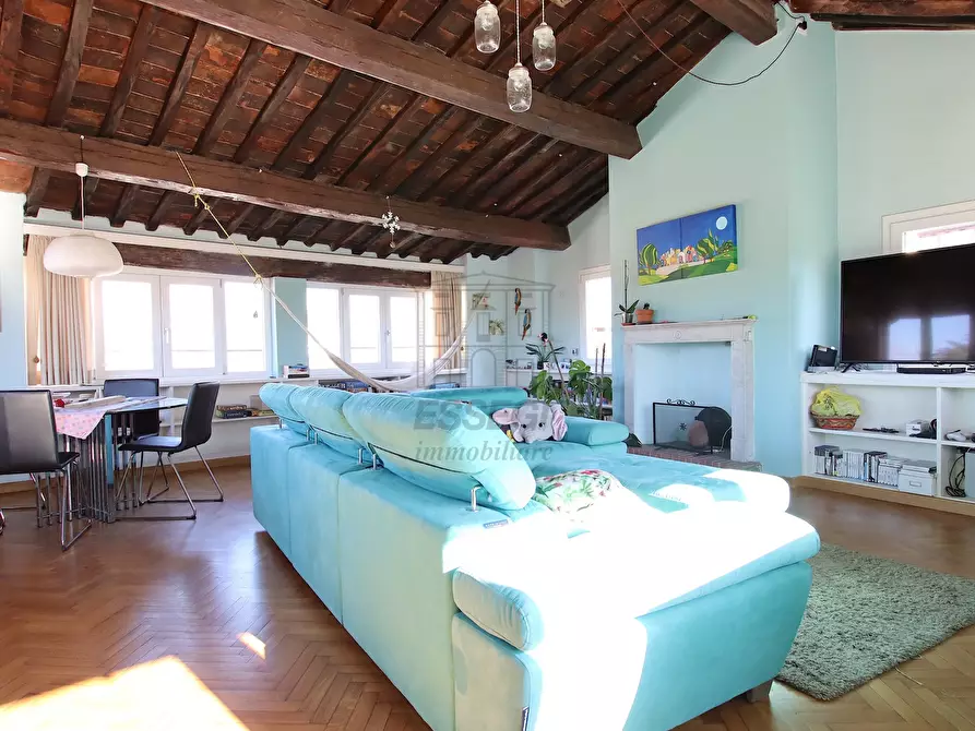 Immagine 3 di Appartamento in vendita  in Piazza del Salvatore 7 a Lucca