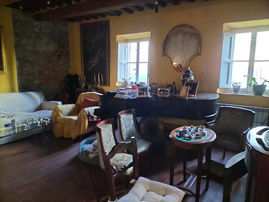Immagine 16 di Rustico / casale in vendita  a Capannori