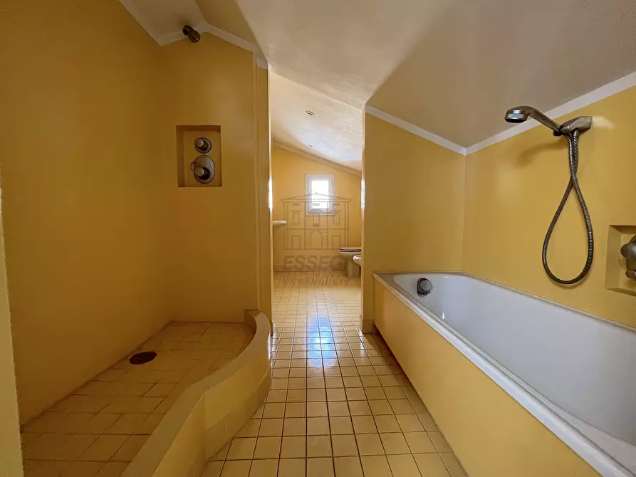 Immagine 15 di Appartamento in vendita  in Via S. Nicolao 16 a Lucca