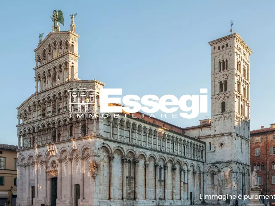 Immagine 3 di Appartamento in vendita  in Piazza San Michele a Lucca