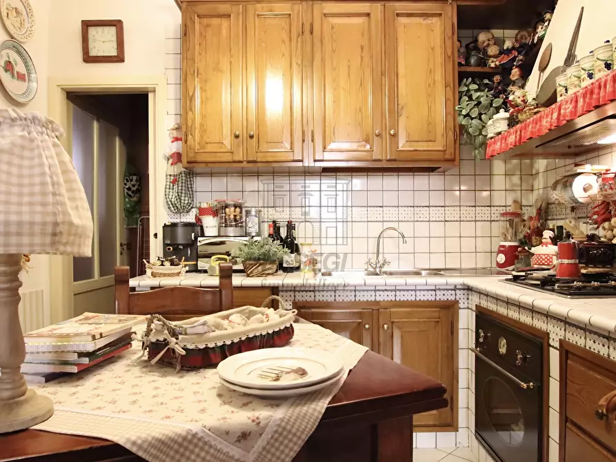 Immagine 9 di Appartamento in vendita  in VIa Fillungo a Lucca