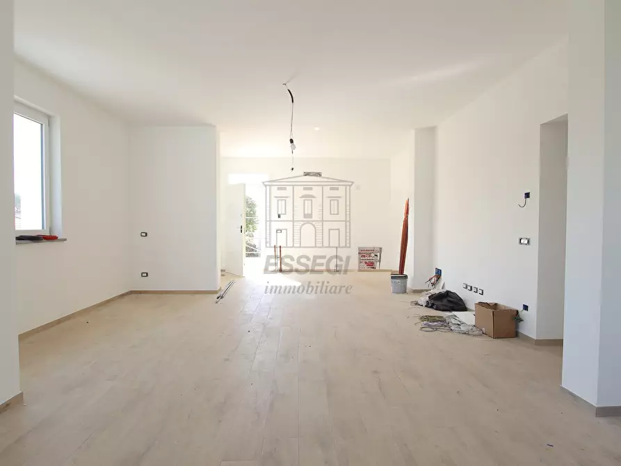 Immagine 3 di Appartamento in vendita  in Via delle Rose 141 a Lucca