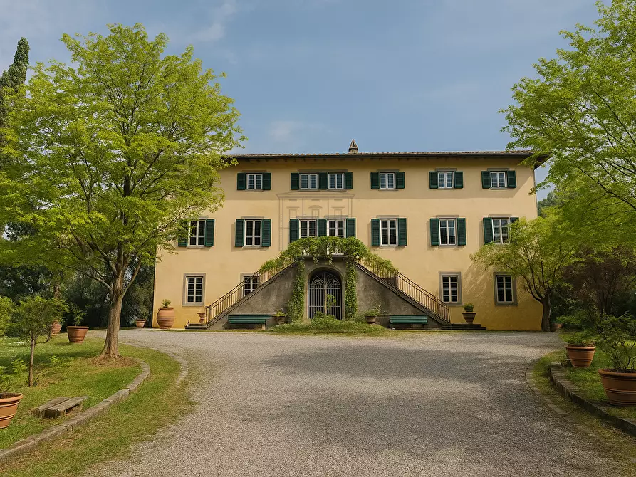 Immagine 1 di Villa in vendita  in Via del Caporale 773 a Lucca