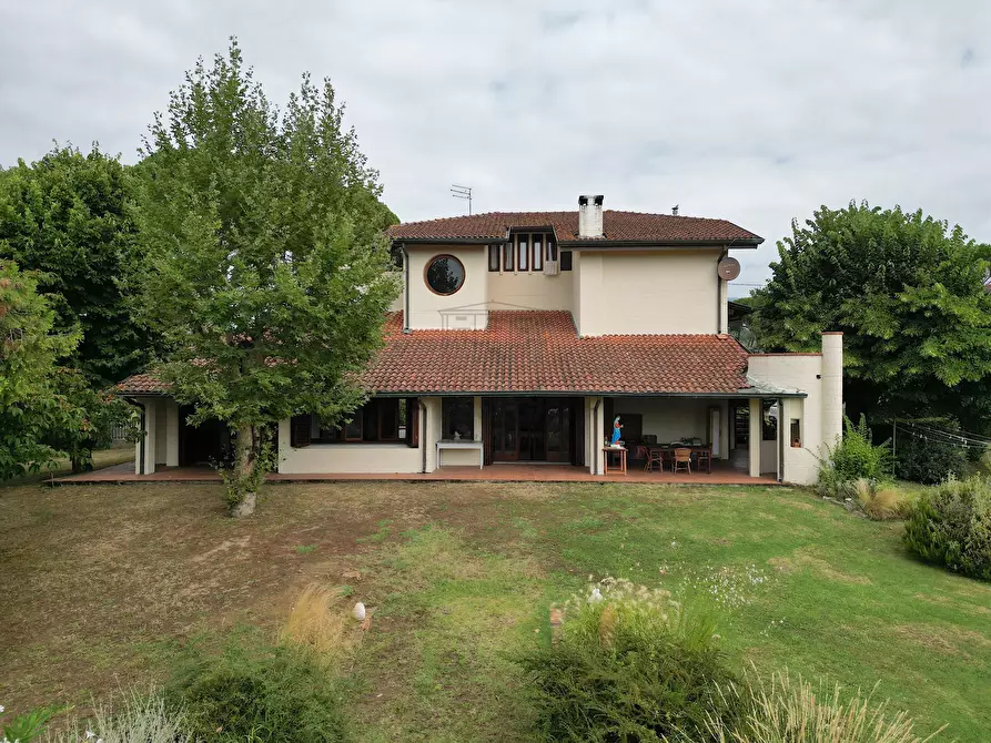 Immagine 2 di Villa in vendita  in Via della Chiesa di Gragnano a Capannori
