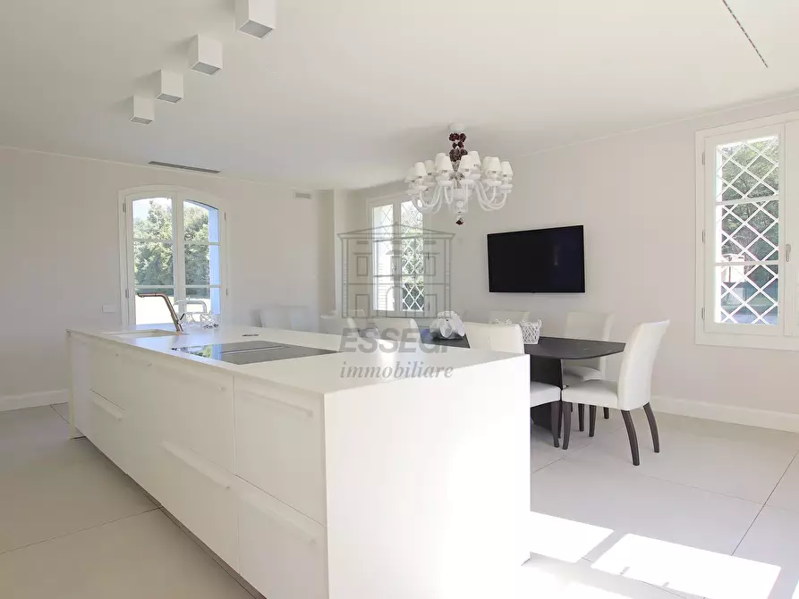 Immagine 14 di Villa in vendita  in Via Don Emilio Angeli a Lucca