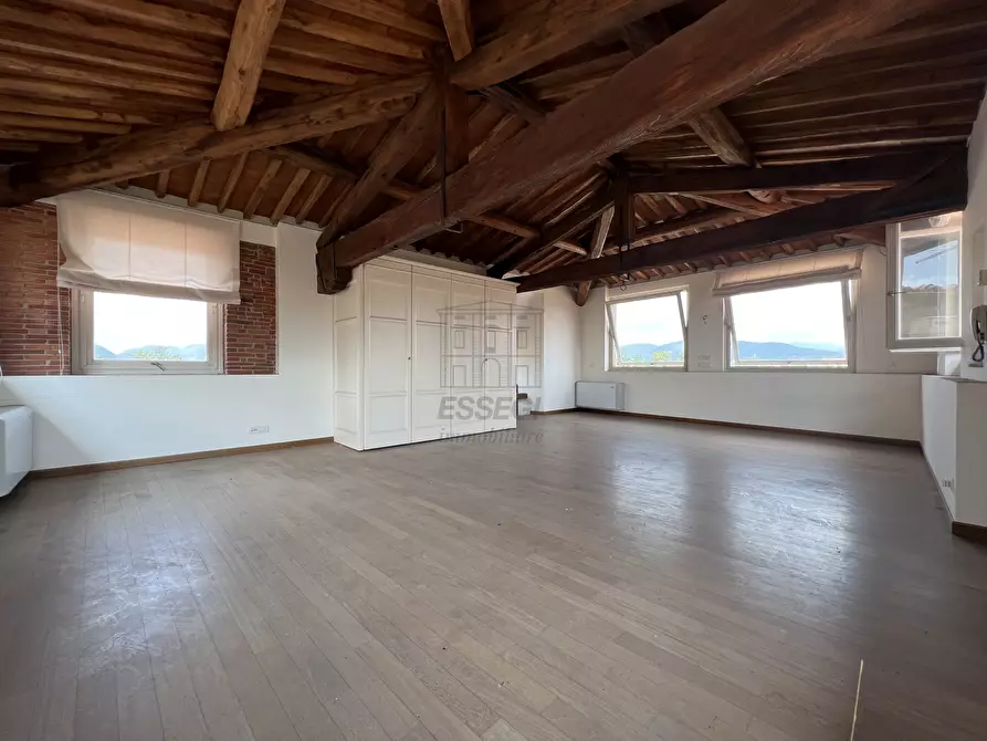 Immagine 3 di Appartamento in vendita  in Via S. Nicolao 16 a Lucca
