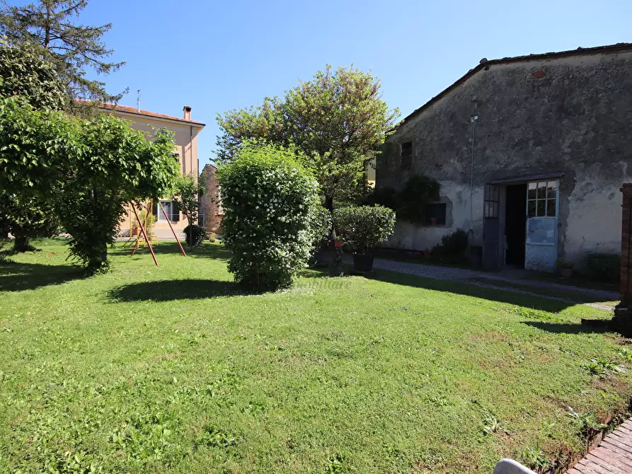 Immagine 4 di Villa in vendita  in Via Traversa di Parezzana 1 a Capannori