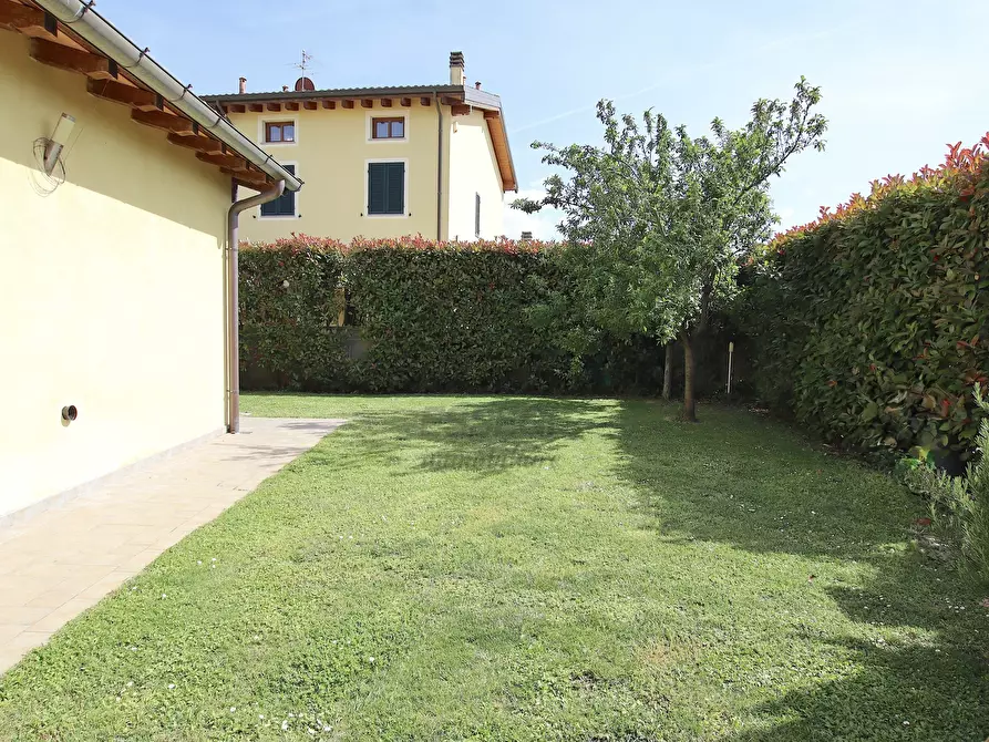 Immagine 9 di Villa in vendita  in Via Lombarda Lammari 293 a Capannori