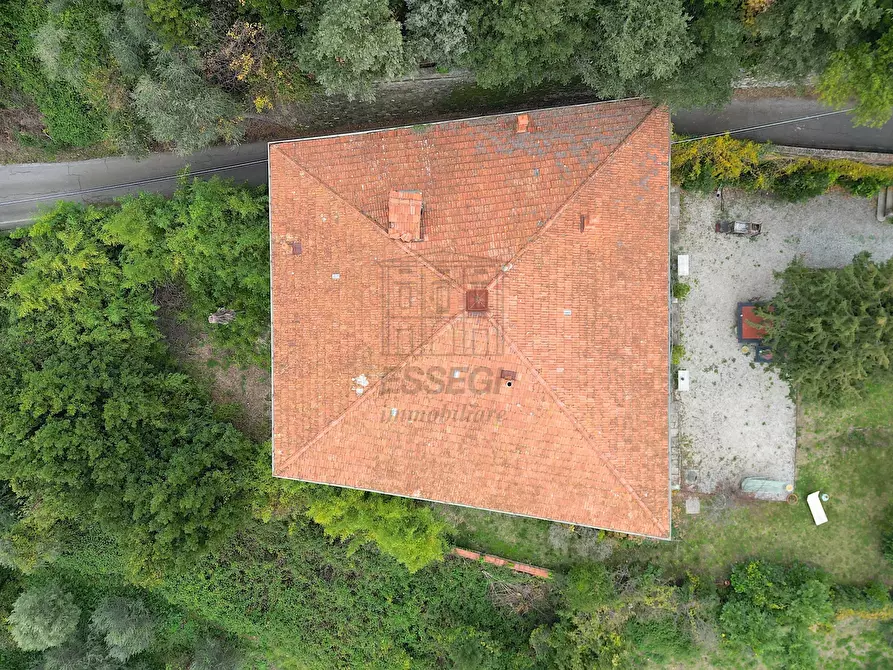 Immagine 19 di Villa in vendita  in SP1 4590 a Lucca