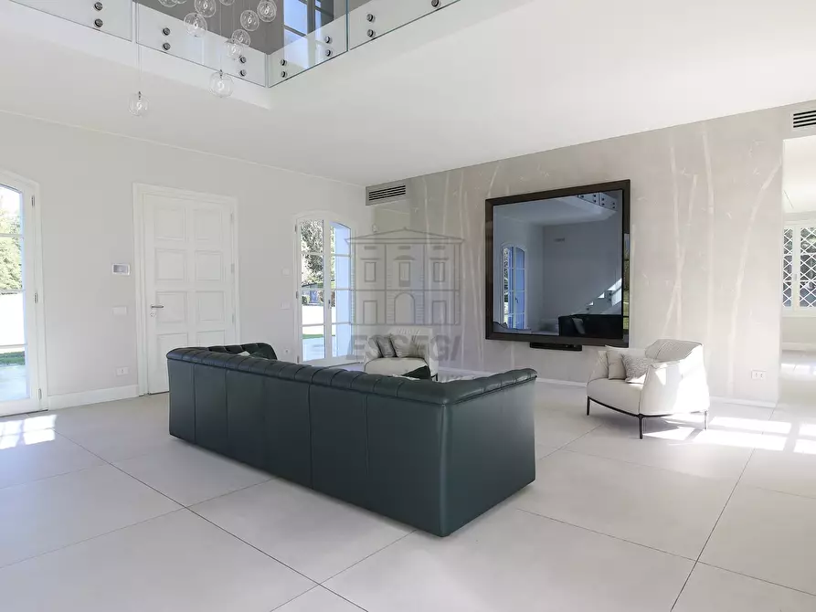 Immagine 10 di Villa in vendita  in Via Don Emilio Angeli a Lucca